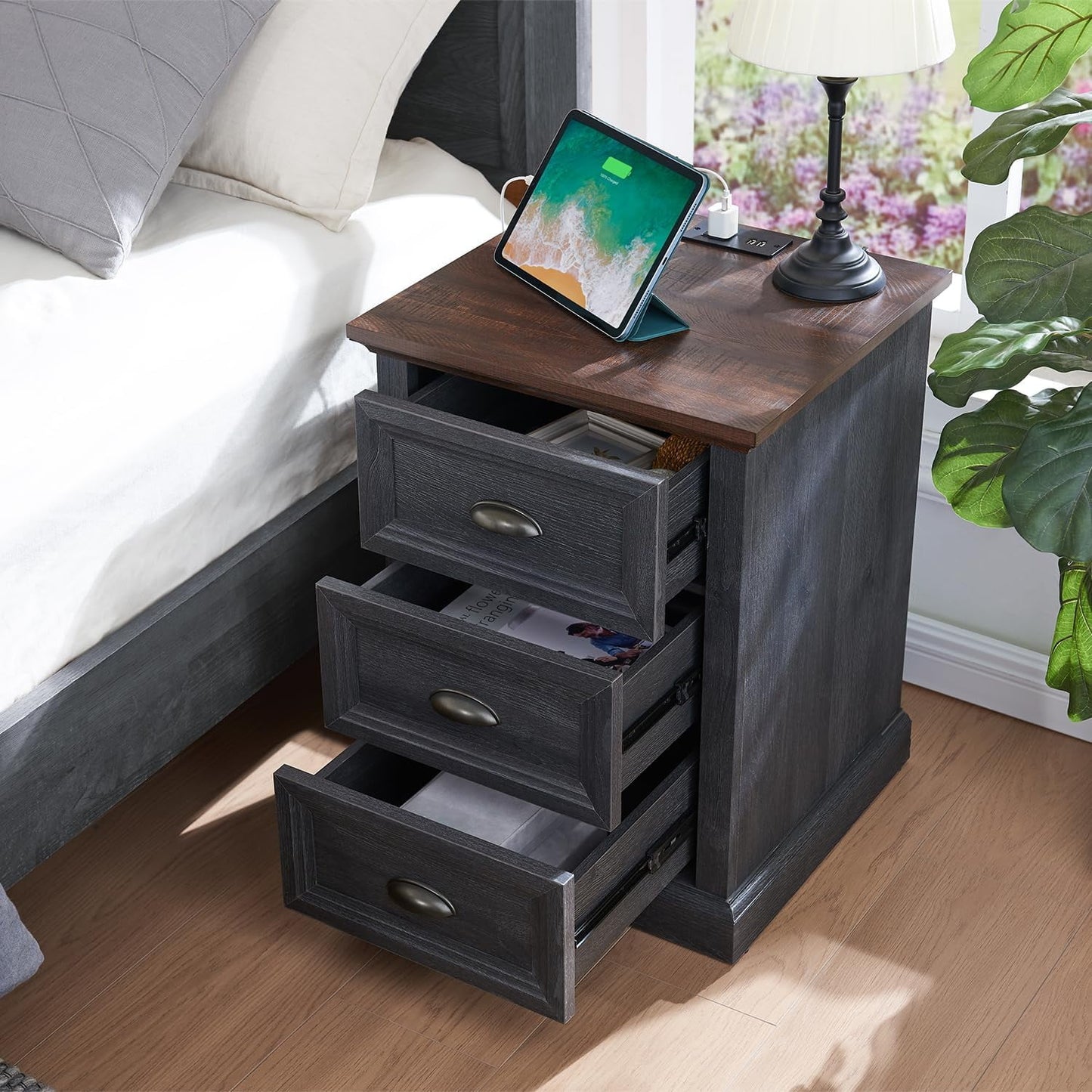 SinCiDo End Table, Dresser for Bedroom with 3 Drawers, Small Wood Rustic Nightstand with Charging Station for Living Room