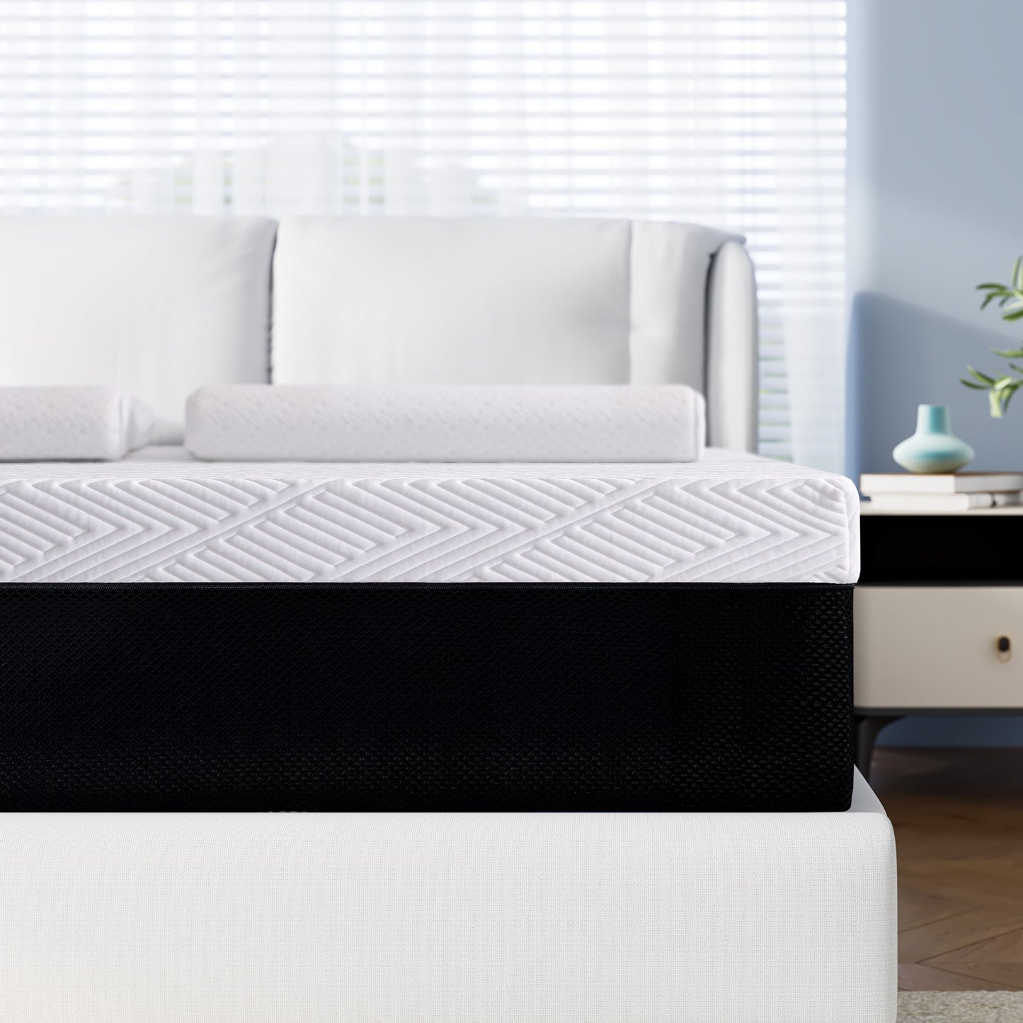 Molblly Queen Mattress, 10 Inch Gel Memory Foam with Cool & Breathable Cover